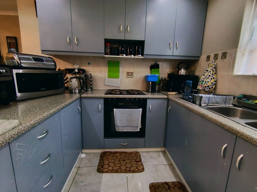 2 Bedroom Property for Sale in Heiderand Western Cape